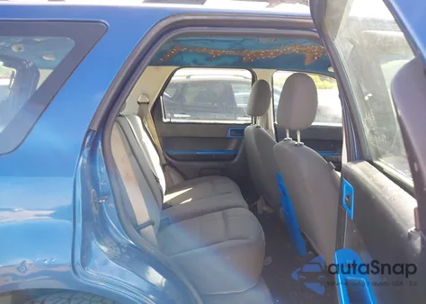 2008 Ford Escape Xls/Xls Manual from USA, damaged, VIN 1FMCU02Z58KA81408